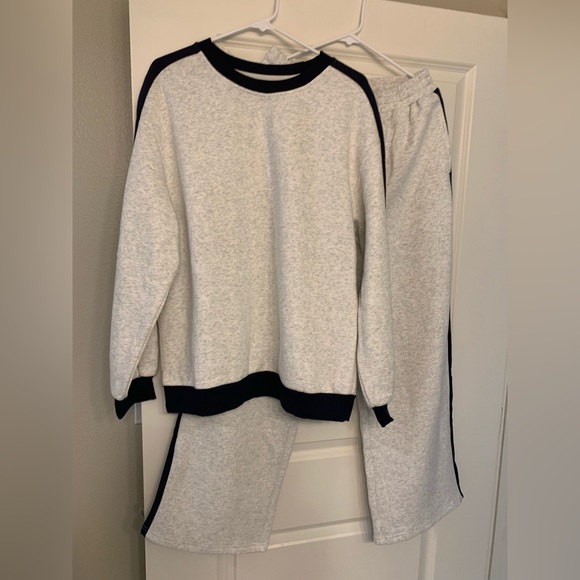 Pants - Comfy Sweat Bottom And Top Set NWOT 🌴